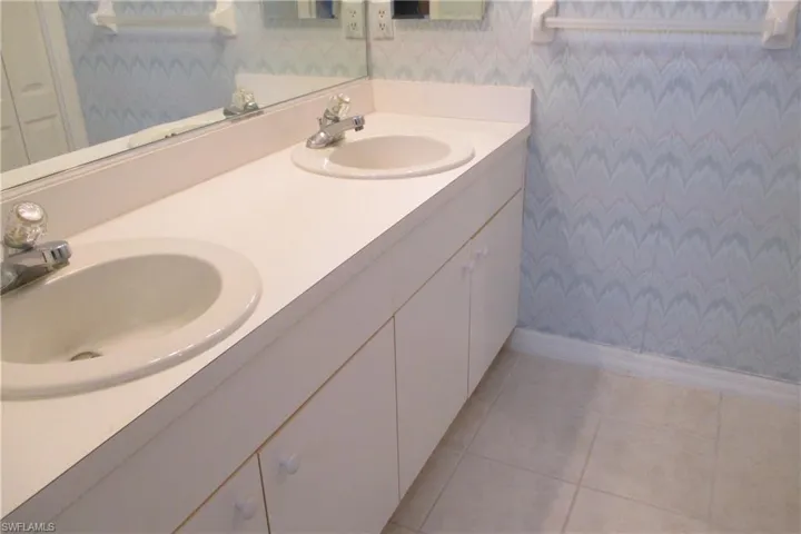 8921  Springwood  CT, Bonita Springs, FL 34135