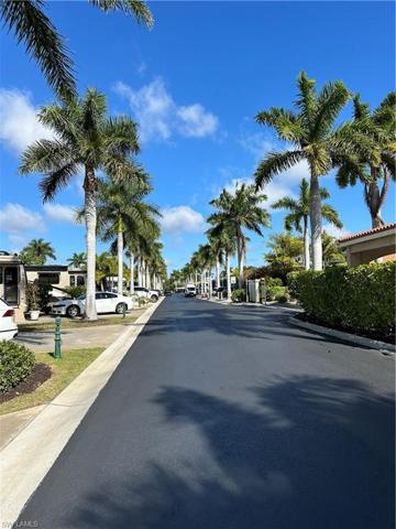 13530  Snook  CIR, Naples, FL 34114