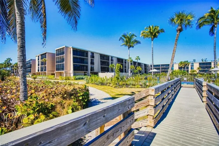 Walkway to Beach