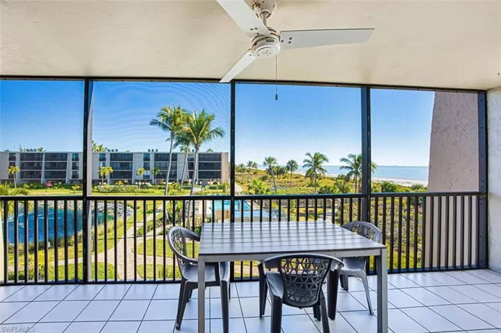 Spacious Lanai