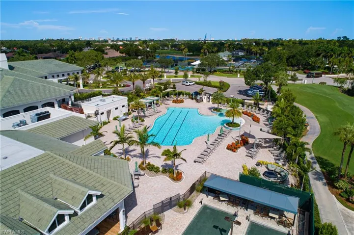 3099 Lancaster Dr 7-701, Naples, Florida 34105