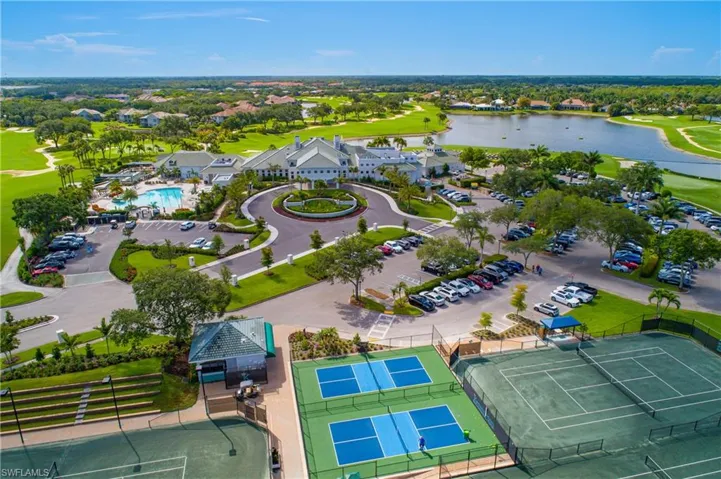 3099 Lancaster Dr 7-701, Naples, Florida 34105