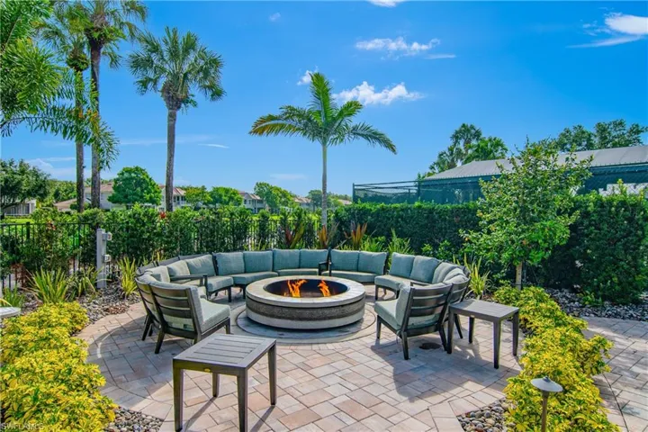 3099 Lancaster Dr 7-701, Naples, Florida 34105