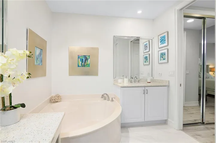 3099 Lancaster Dr 7-701, Naples, Florida 34105
