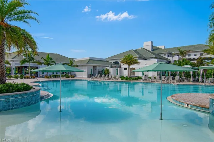 3099 Lancaster Dr 7-701, Naples, Florida 34105