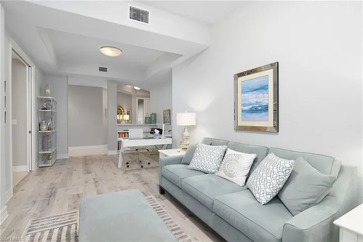 3099 Lancaster Dr 7-701, Naples, Florida 34105