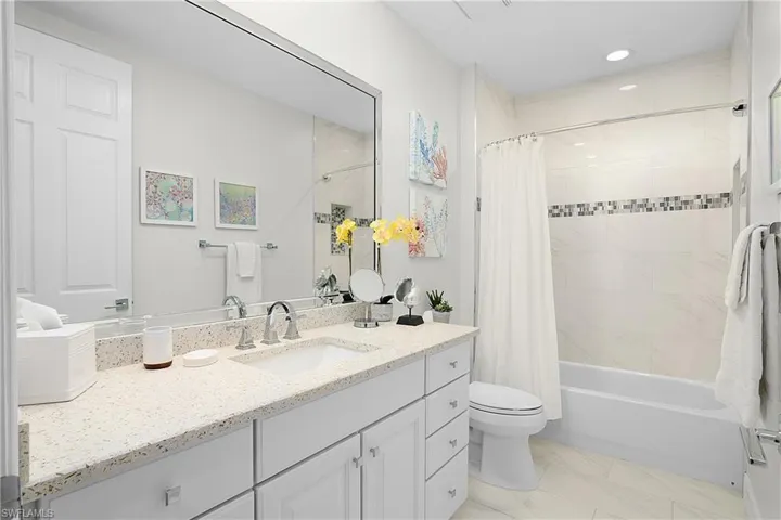 3099 Lancaster Dr 7-701, Naples, Florida 34105