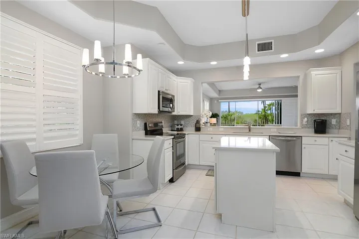 3099 Lancaster Dr 7-701, Naples, Florida 34105