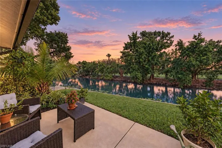 843 Palm View Dr 25, Naples, Florida 34110