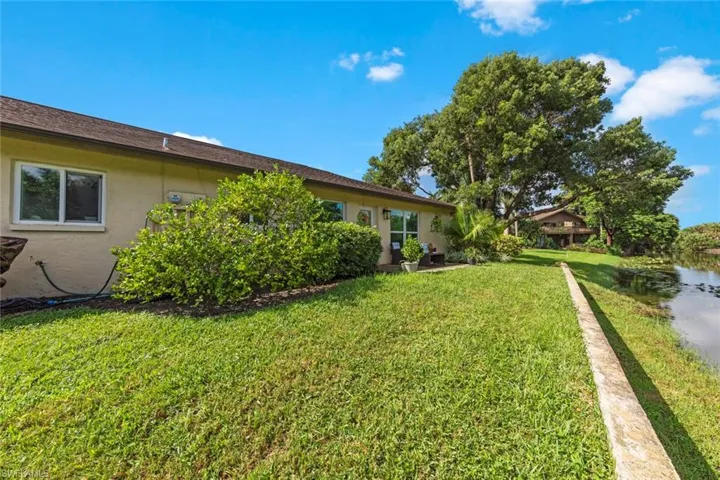 843 Palm View Dr 25, Naples, Florida 34110