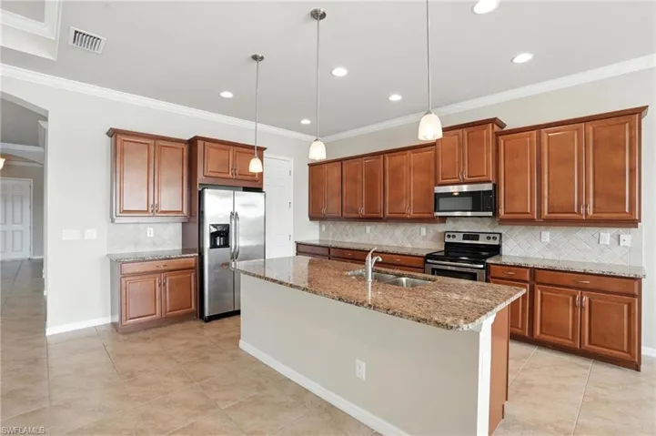 3030  Sunset Pointe  CIR, Cape Coral, FL 33914