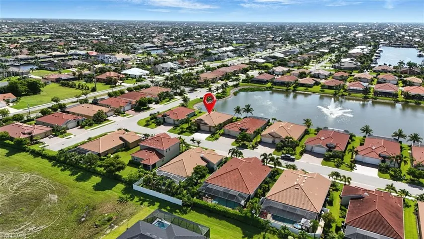 3030  Sunset Pointe  CIR, Cape Coral, FL 33914