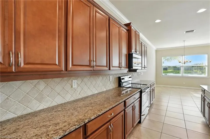 3030  Sunset Pointe  CIR, Cape Coral, FL 33914