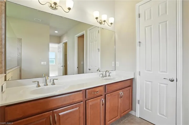 3030  Sunset Pointe  CIR, Cape Coral, FL 33914