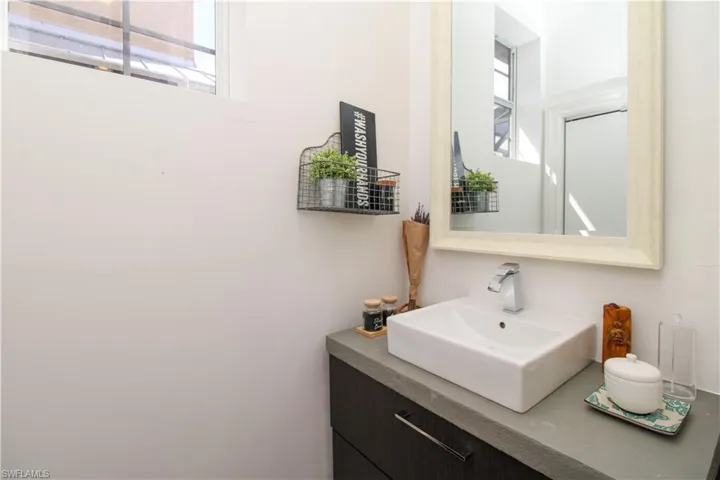 647  110th N AVE, Naples, FL 34108