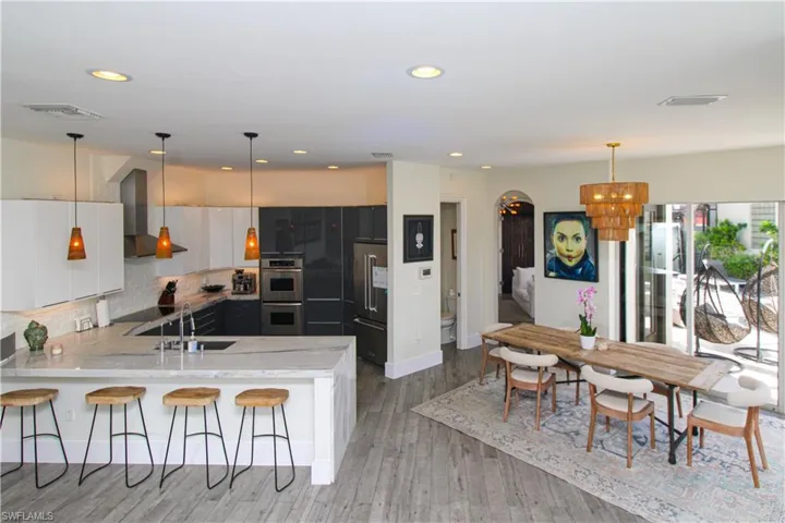 647  110th N AVE, Naples, FL 34108