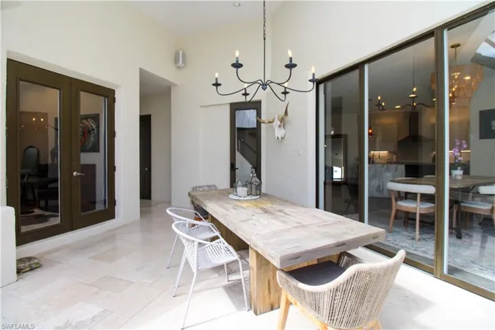 647  110th N AVE, Naples, FL 34108