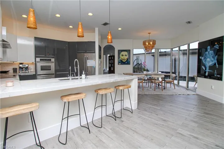 647  110th N AVE, Naples, FL 34108