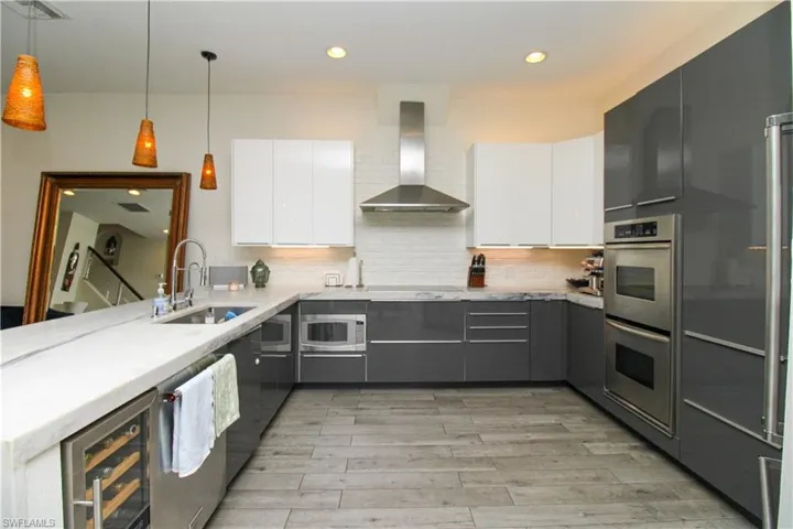 647  110th N AVE, Naples, FL 34108
