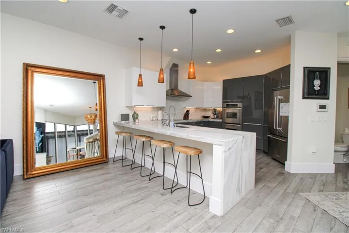 647  110th N AVE, Naples, FL 34108