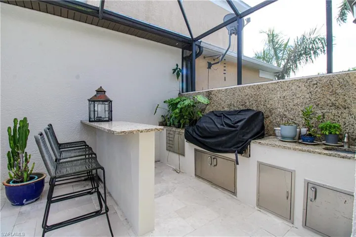 647  110th N AVE, Naples, FL 34108