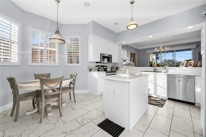 608  Vintage Reserve  LN, Naples, FL 34119