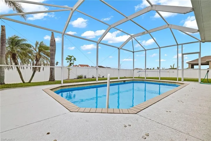1049 Nw 38th Pl, Cape Coral, Florida 33993