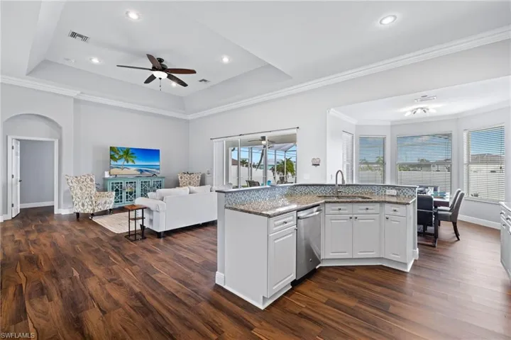 1049 Nw 38th Pl, Cape Coral, Florida 33993