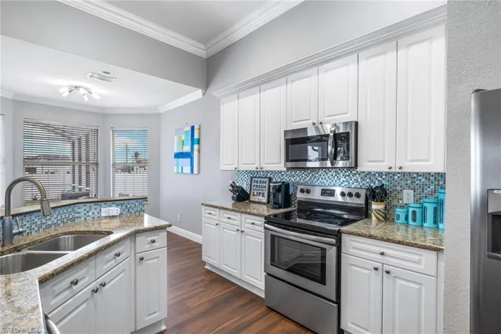 1049 Nw 38th Pl, Cape Coral, Florida 33993