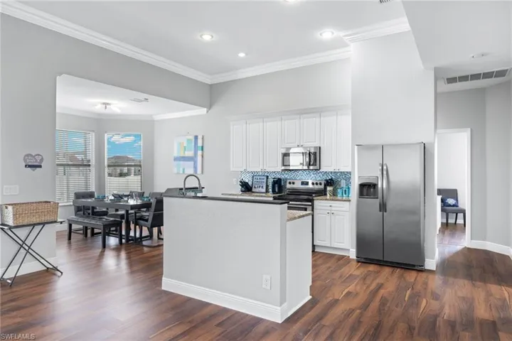 1049 Nw 38th Pl, Cape Coral, Florida 33993
