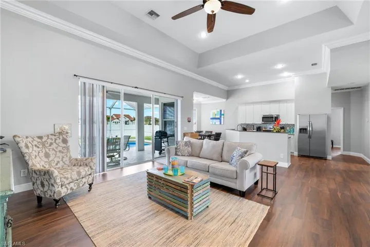 1049 Nw 38th Pl, Cape Coral, Florida 33993
