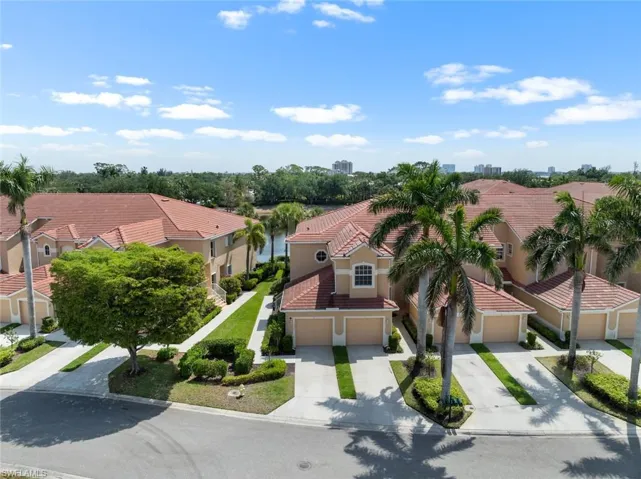 Birds eye view of property featuring a residential view