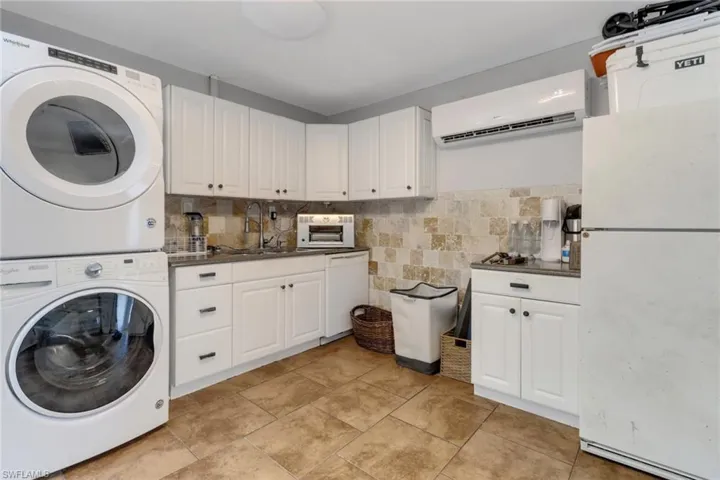 Garage with washer / dryer
