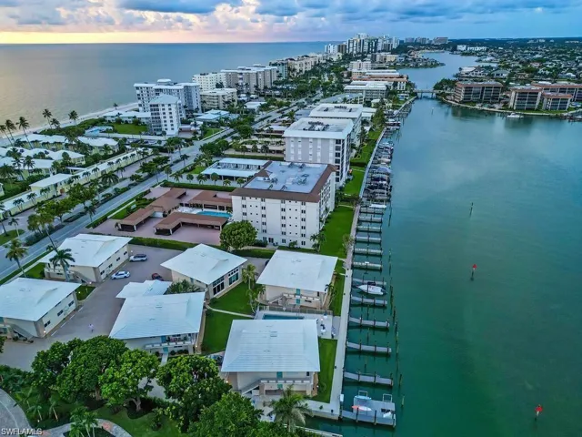 2500  Gulf Shore N BLVD, Naples, FL 34103