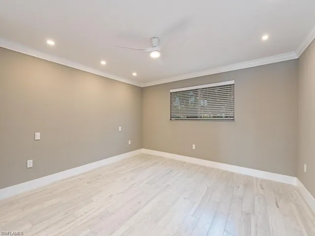 2500  Gulf Shore N BLVD, Naples, FL 34103