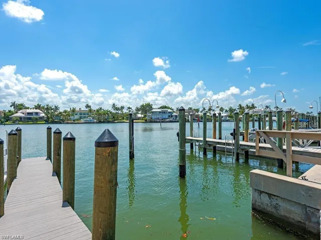 2500  Gulf Shore N BLVD, Naples, FL 34103