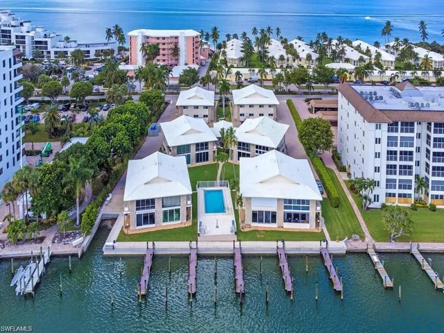 2500  Gulf Shore N BLVD, Naples, FL 34103