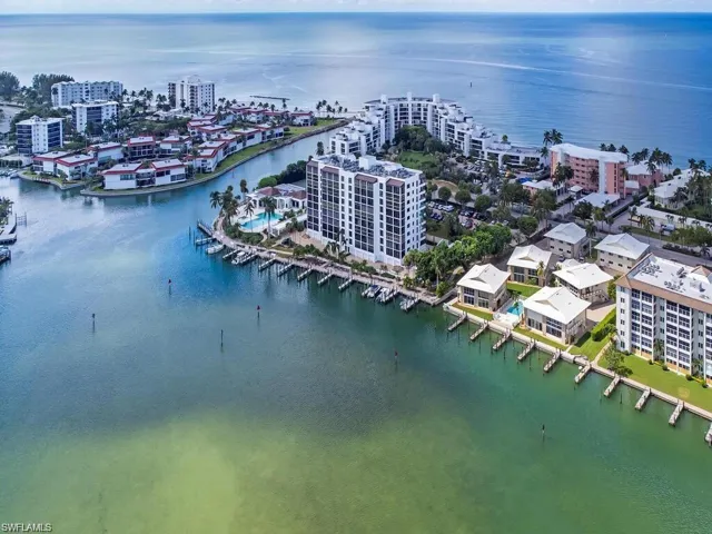 2500  Gulf Shore N BLVD, Naples, FL 34103