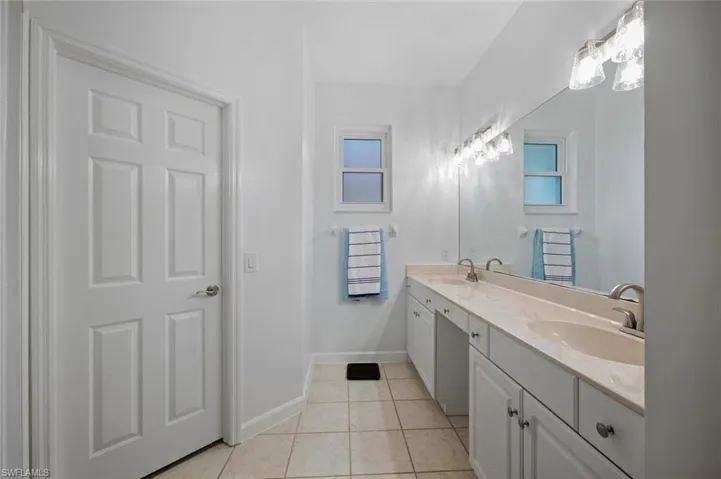 14052 Clear Water Ln, Fort Myers, Florida 33907