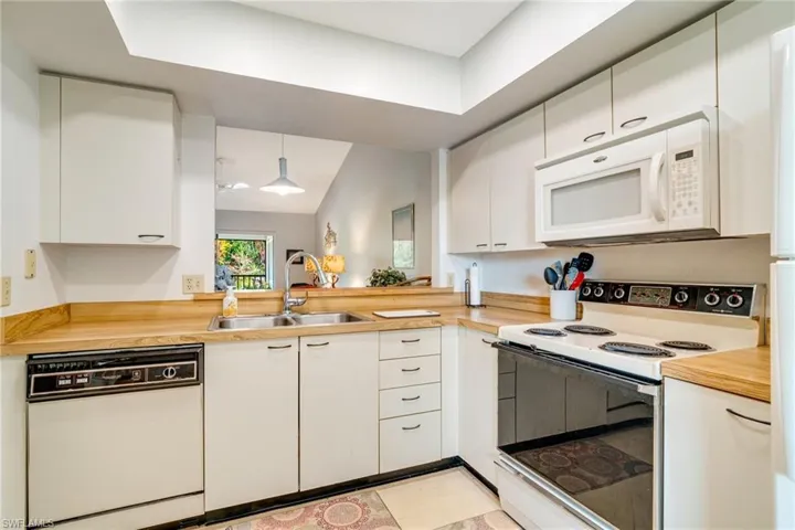 8430 Charter Club Cir # 16, Fort Myers Fl 33919