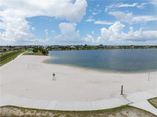 3836 Nw 43rd Pl, Cape Coral, Florida 33993