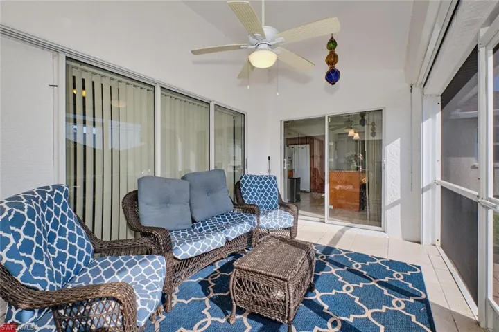 Lanai w/pocket doors