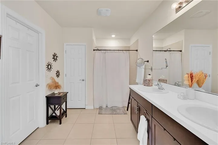 1616 Ne 6th Pl, Cape Coral, Florida 33909