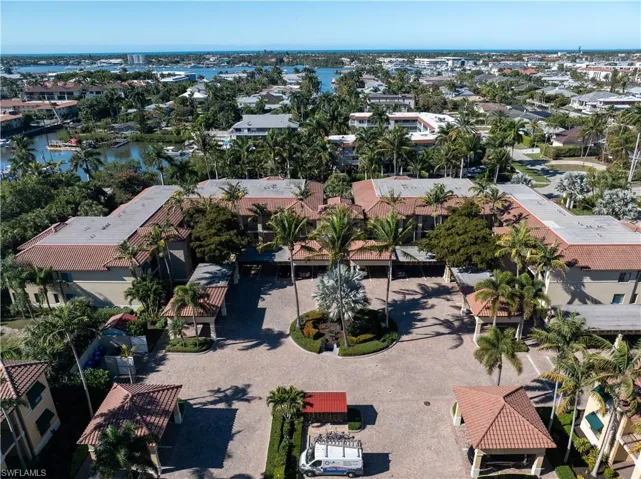 The Cottages at The Naples Bay Resort with proximity to Naples Bay