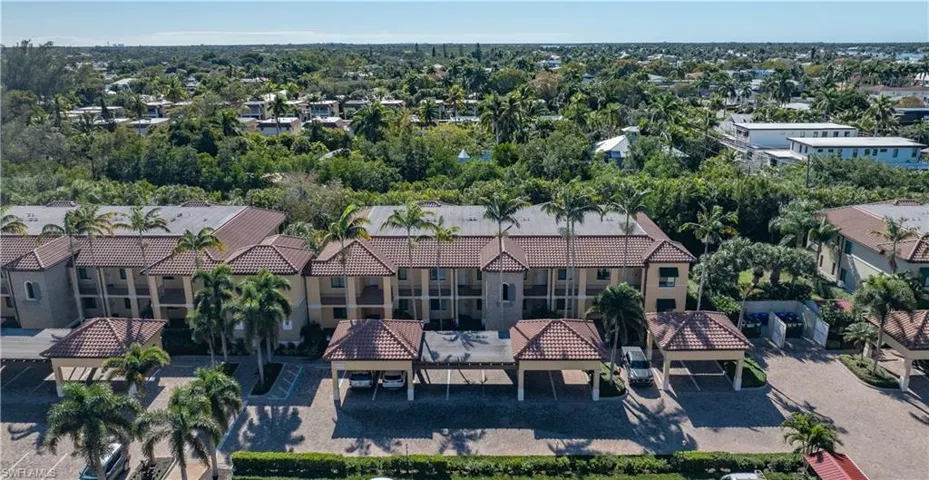 The Cottages at The Naples Bay Resort with proximity to Naples Bay