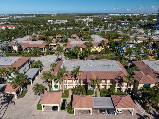 The Cottages at The Naples Bay Resort with proximity to Naples Bay