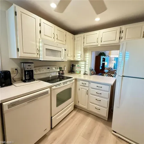 57  High Point W CIR, Naples, FL 34103