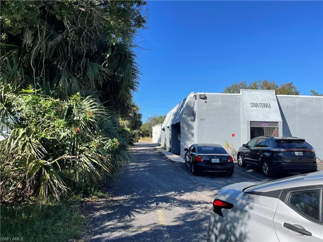 1261  Lamar  RD, North Fort Myers, FL 33903