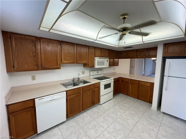 1615 Se 46th Ln 107, Cape Coral, Florida 33904