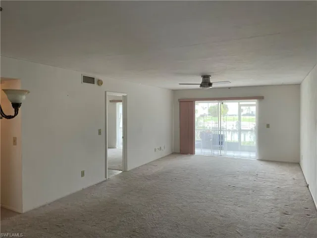 1615 Se 46th Ln 107, Cape Coral, Florida 33904